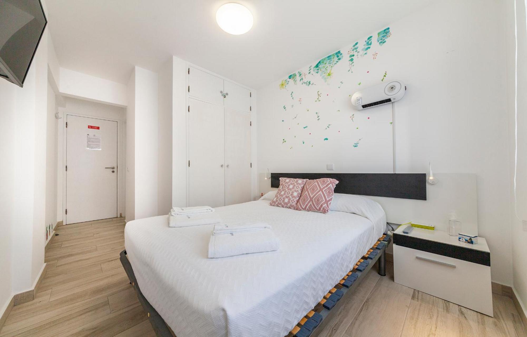 M - Martin & Tomas Guesthouse ลากอส ภายนอก รูปภาพ