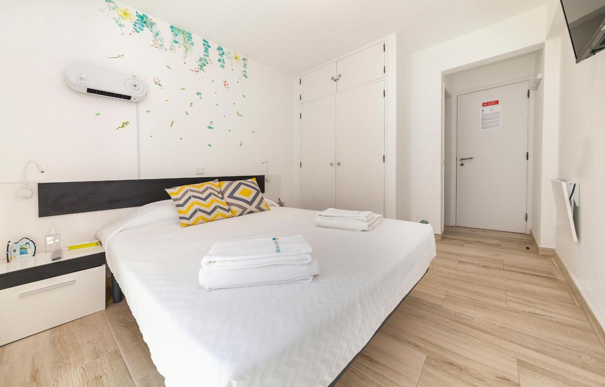 M - Martin & Tomas Guesthouse ลากอส ภายนอก รูปภาพ