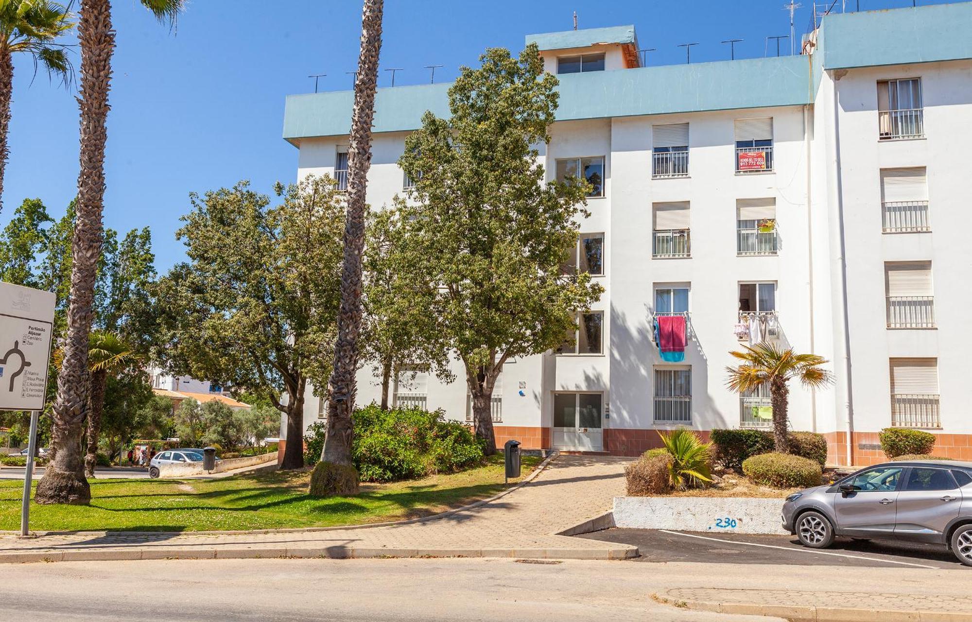 M - Martin & Tomas Guesthouse ลากอส ภายนอก รูปภาพ