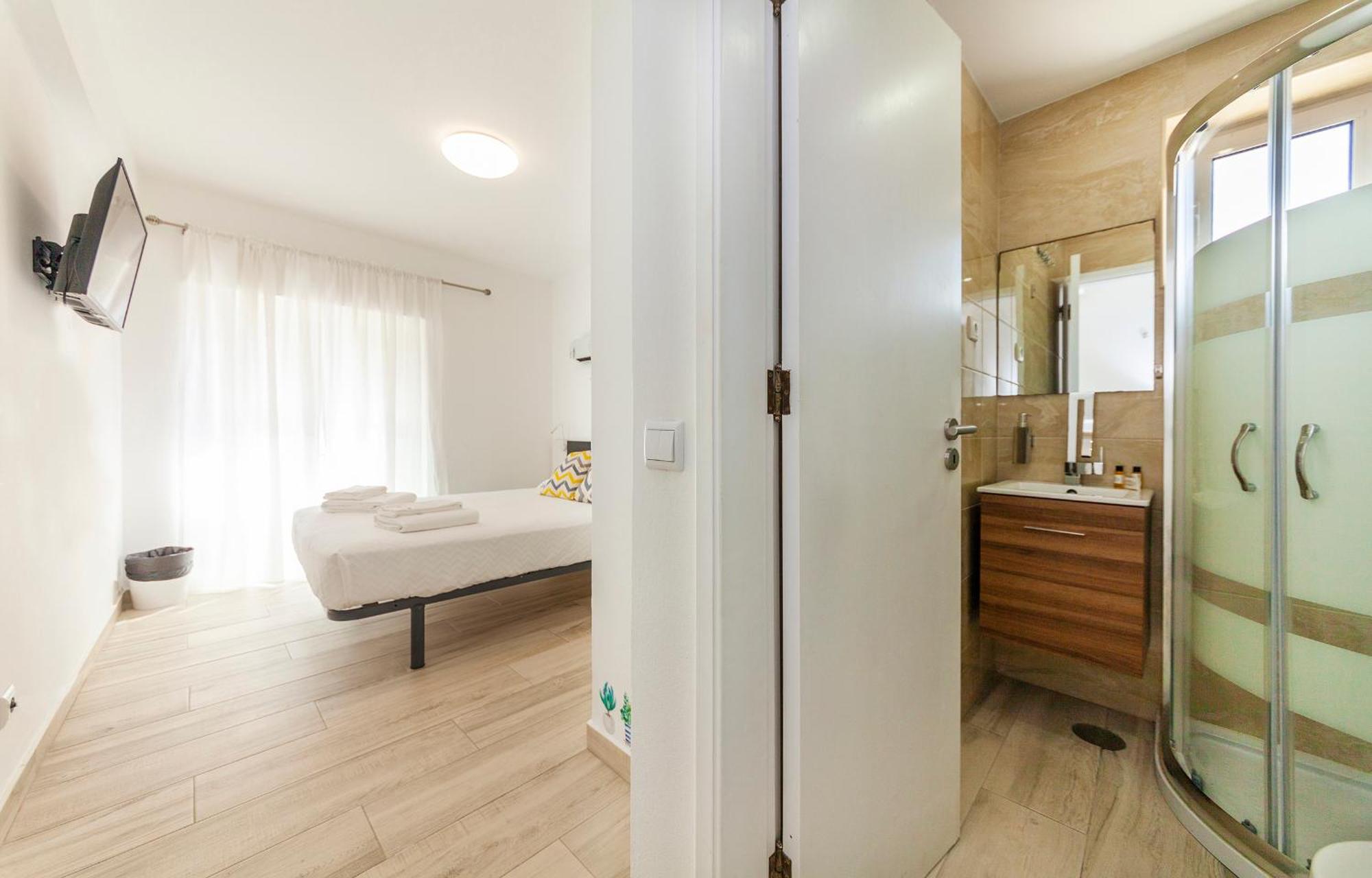 M - Martin & Tomas Guesthouse ลากอส ห้อง รูปภาพ