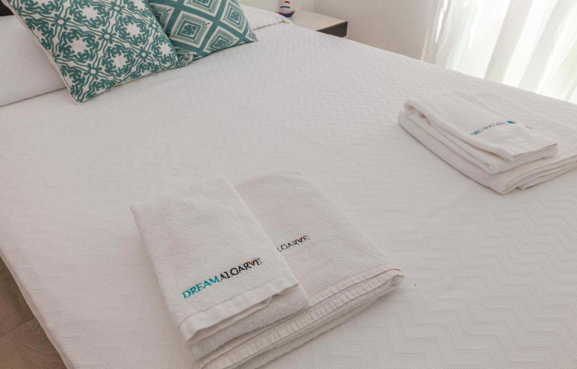 M - Martin & Tomas Guesthouse ลากอส ห้อง รูปภาพ